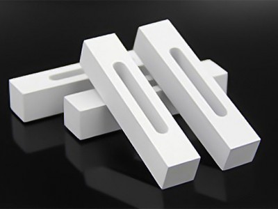 What should we pay attention to when cutting boron nitride ceramics?